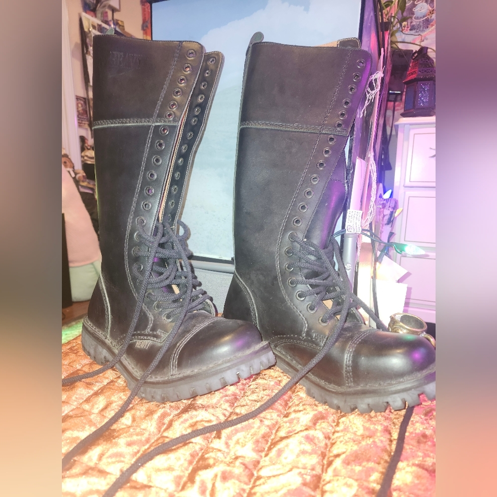 ✨️Black Leather HEAVEY boots✨️
